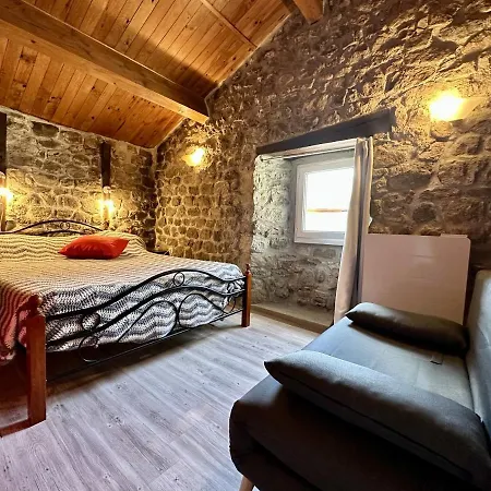 Vakantiehuis La Bombine Pereyres