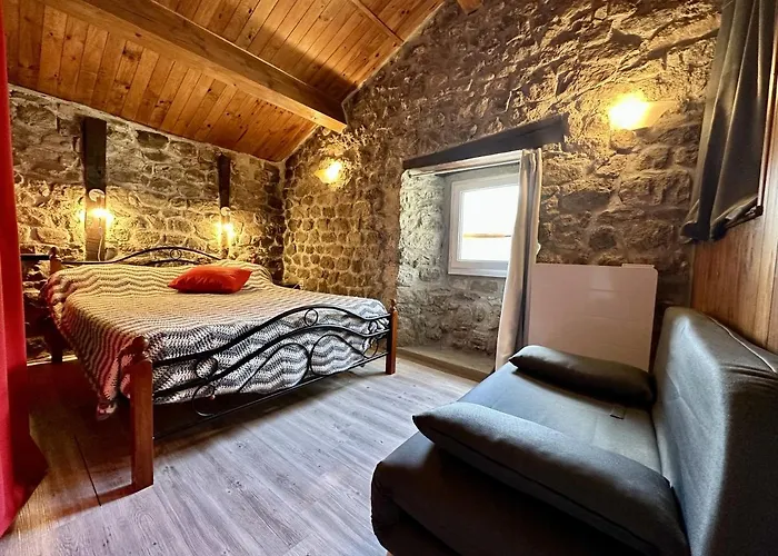 Tatil Evi La Bombine Pereyres